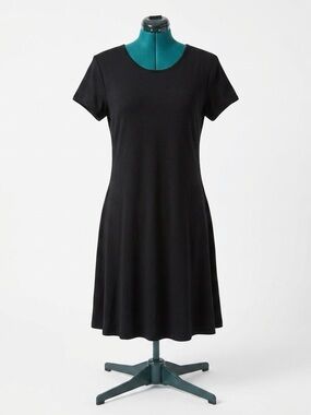 Impulsive Everyday Black Midi Dress - Sleek Short Sleeve Design